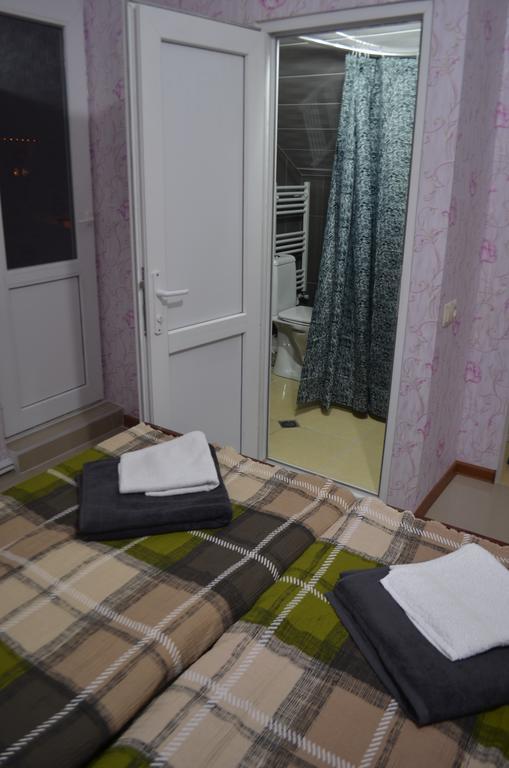 Alex'S Cosy Guesthouse Tbilisi Quarto foto