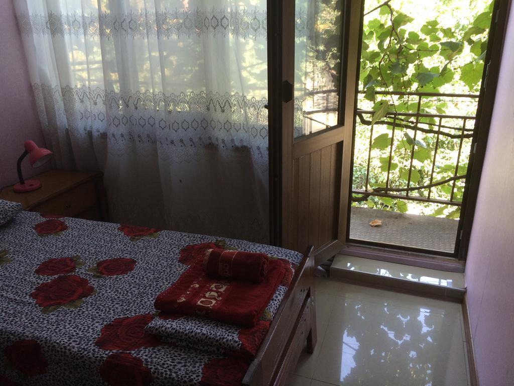 Alex'S Cosy Guesthouse Tbilisi Exterior foto